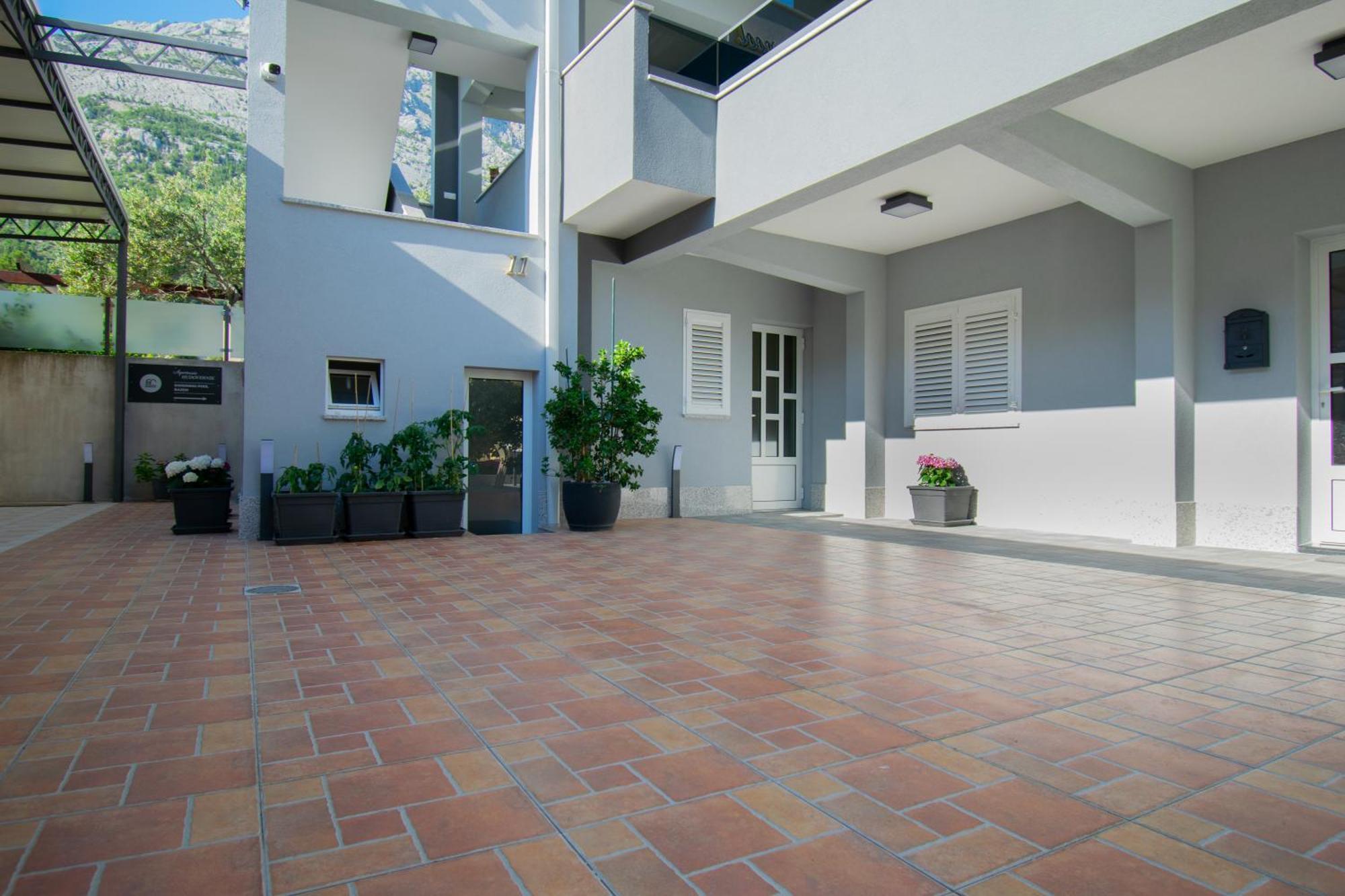 Apartments Hudovernik Baška Voda المظهر الخارجي الصورة
